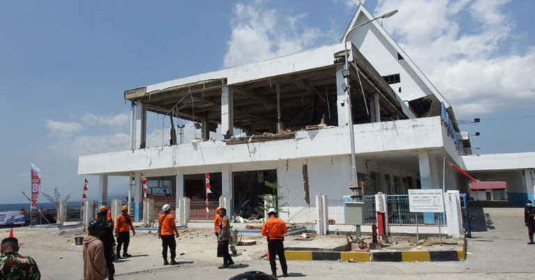 Update Gempa Dahsyat Magnitudo 7,7 Guncang NTT,  51 Orang Meninggal Dunia dan Ribuan Korban Menunggu Bantuan