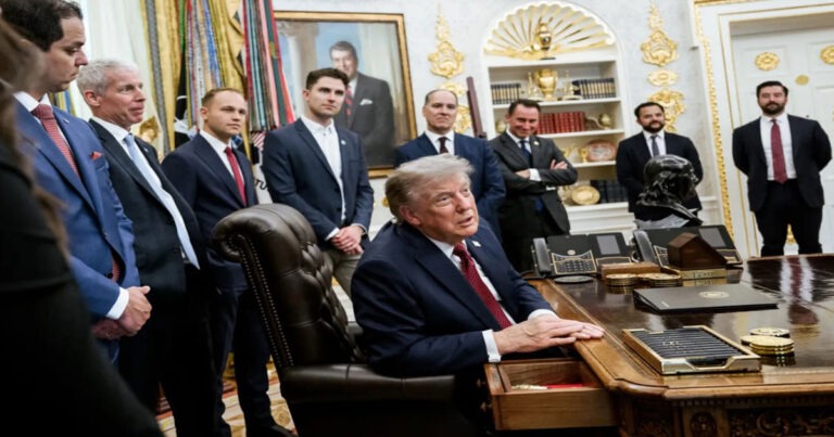 Batas Waktu Perundingan AS-Iran Kian Dekat ; Trump Memperingatkan Akan Melenyapkan Iran