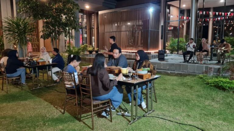 Sae Rassa Hadirkan “Suki in The Garden”, Santap Malam Bernuansa Taman dengan Live Music
