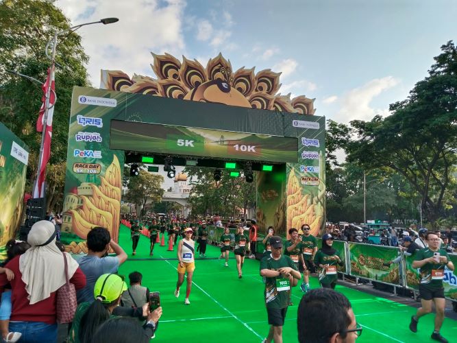 Rupiah Java Run 2026: Ketika Lari, Edukasi, dan UMKM Bersatu di Kota Pahlawan