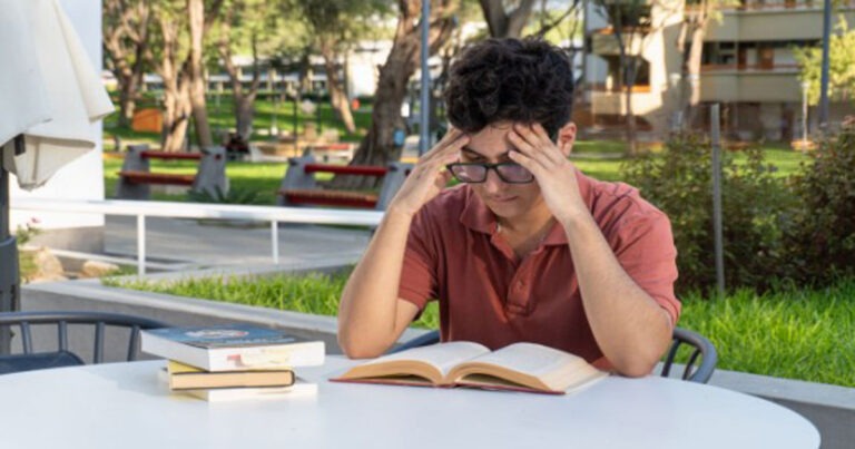 Perangkat Penting untuk Menaklukkan Bacaan yang Sulit