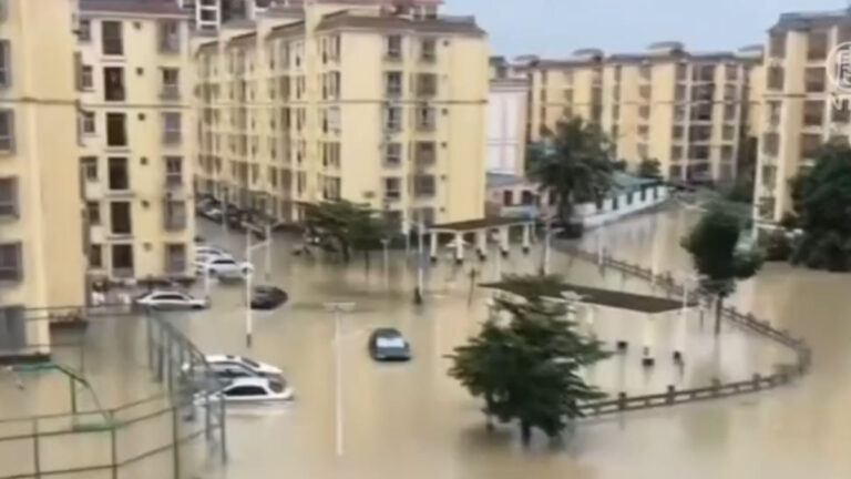 Hujan Deras Berhari-hari di Hainan, Tiongkok, Sejumlah Waduk Melepas Banjir hingga Menyebabkan Banjir Besar