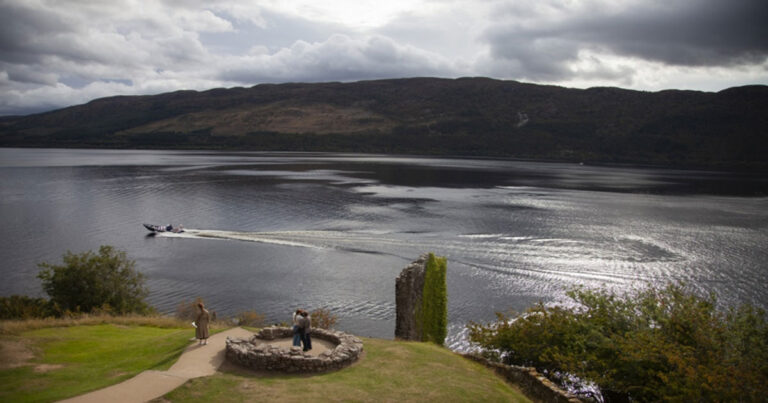 Monster Air Muncul Lagi? Makhluk Misterius Sepanjang 7 Meter Terlihat di Loch Ness, Inggris 