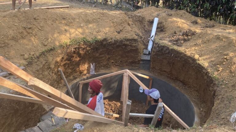 Kotoran Ternak Jadi Berkah: Tim ITS Ubah Limbah Papua Jadi Energi dan Pupuk